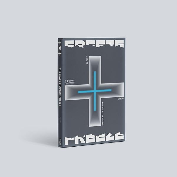 A TXT 'The Chaos Chapter: Freeze' albumának borítója. Sötétszürke, fehér és kék szöveggel.