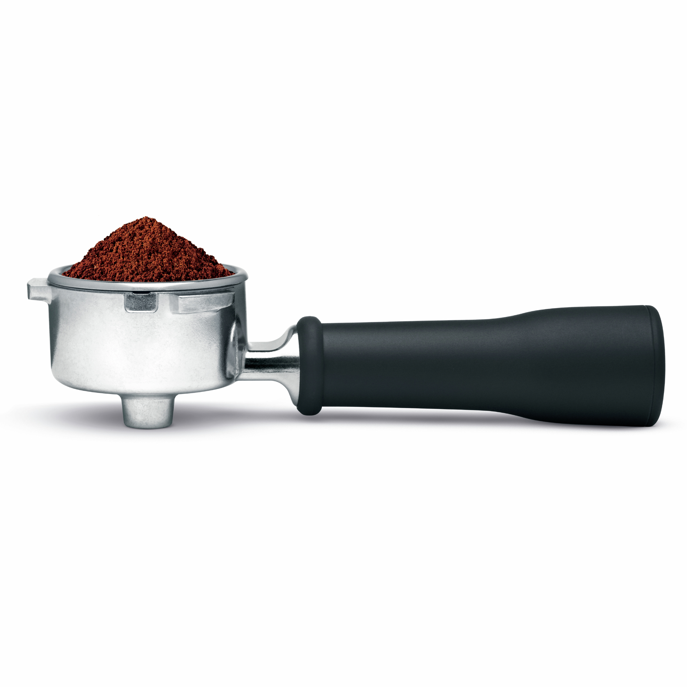 Ein Siebträger gefüllt mit gemahlenem Kaffee, bereit für die Espressomaschine.