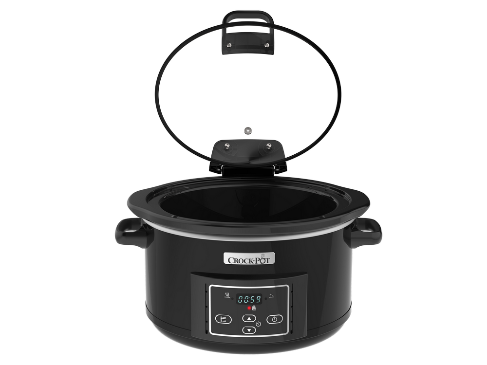 Olla de cocción lenta Crock-Pot negra con la tapa abierta. Tiene una pantalla digital y asas.
