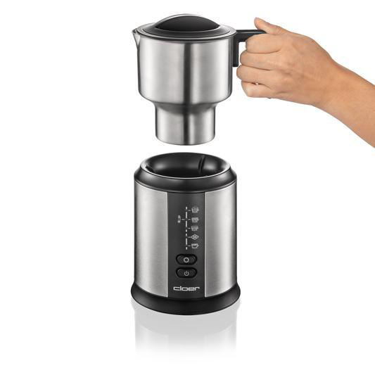Ein silberner und schwarzer Mixer mit abgenommenem Oberteil und Hand.