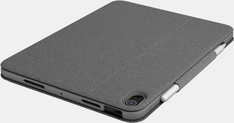Un étui gris pour iPad avec un porte-crayon et un couvercle fermé. Un crayon est dans le support.