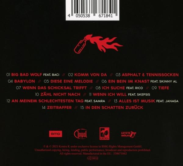 Die Rückseite einer CD mit weißem Text und einem roten Flammendesign auf schwarzem Hintergrund.