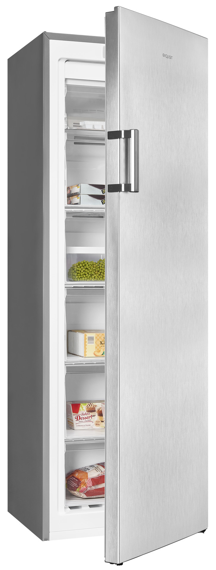 Ein hoher Kühlschrank aus Edelstahl mit geöffneter Tür, in dem sich verschiedene Lebensmittel befinden.