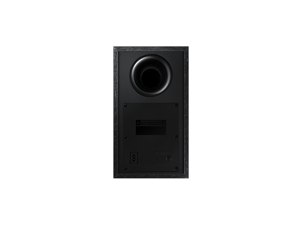 Subwoofer negro, vista trasera, con puertos y conexiones, fondo negro.