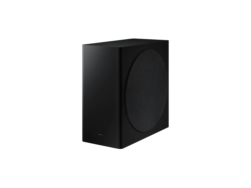 Subwoofer negro sobre fondo negro. El altavoz está centrado.