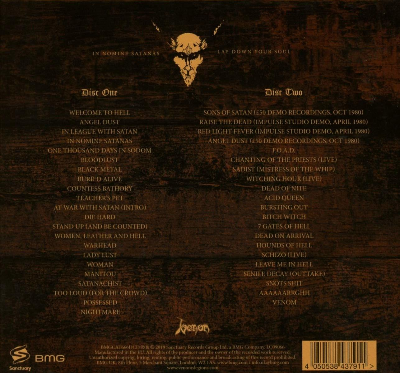 Albumcover mit Titelliste. Schwarz-Weiß-Text auf braunem Hintergrund. Oben befindet sich ein Logo.