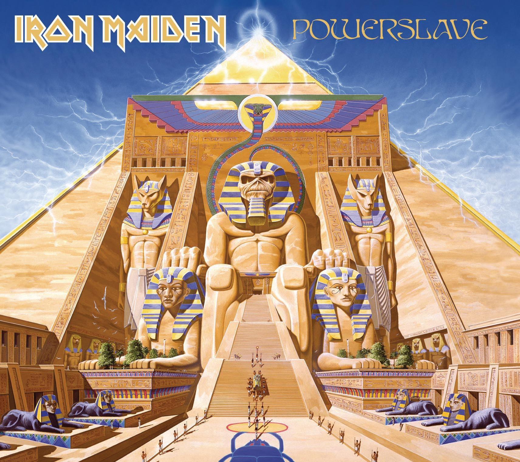 Albumcover mit einer ägyptisch thematisierten Illustration mit einer großen Pyramide, Statuen und Hieroglyphen.