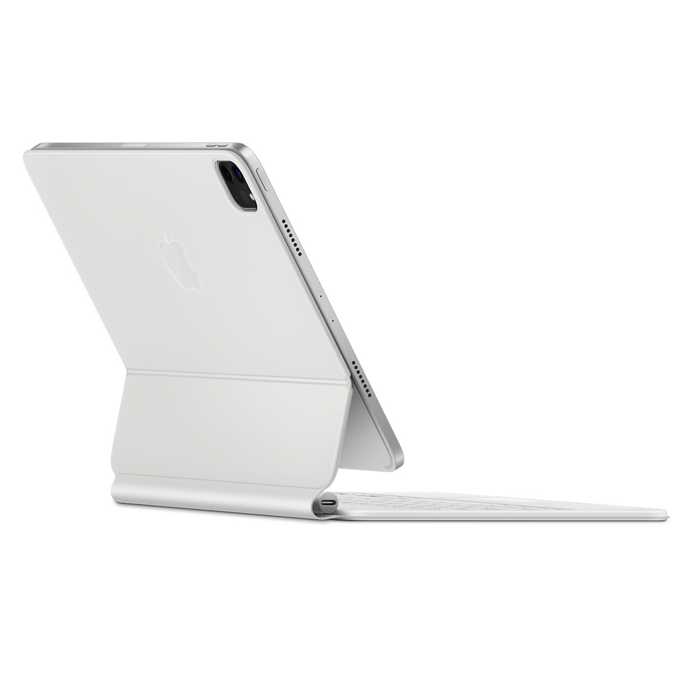 Akıllı klavye kılıfı olan bir Apple iPad, yan görünümden.