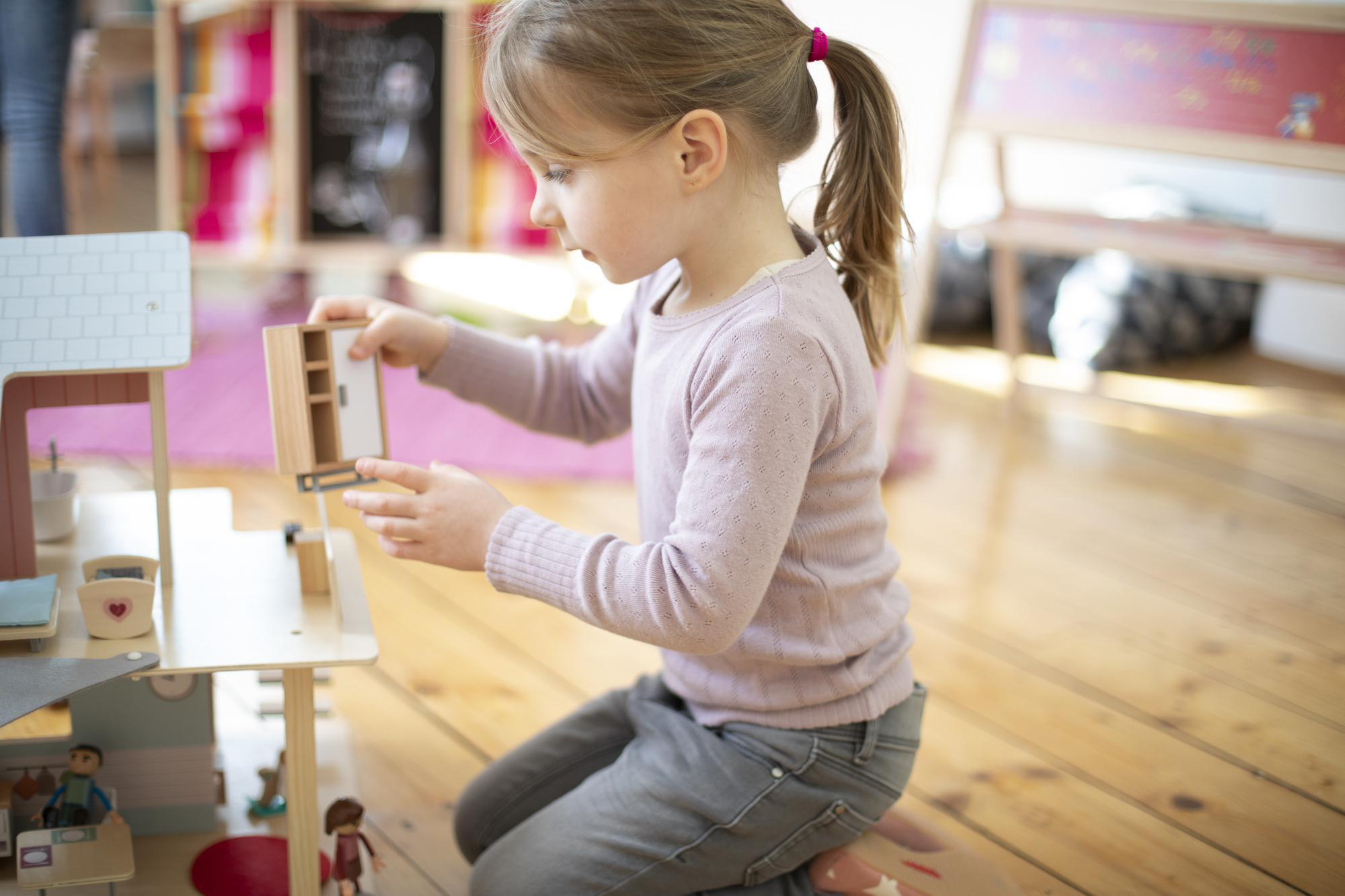 EICHHORN Puppenhaus mit Möbeln Holzspielset Mehrfarbig