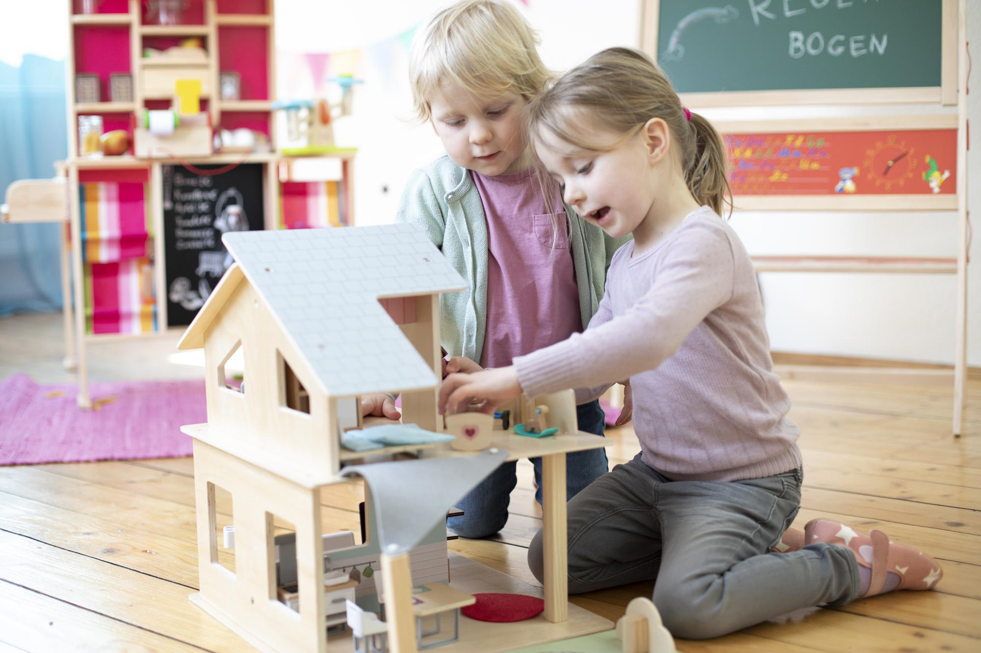 EICHHORN Puppenhaus mit Möbeln Holzspielset Mehrfarbig
