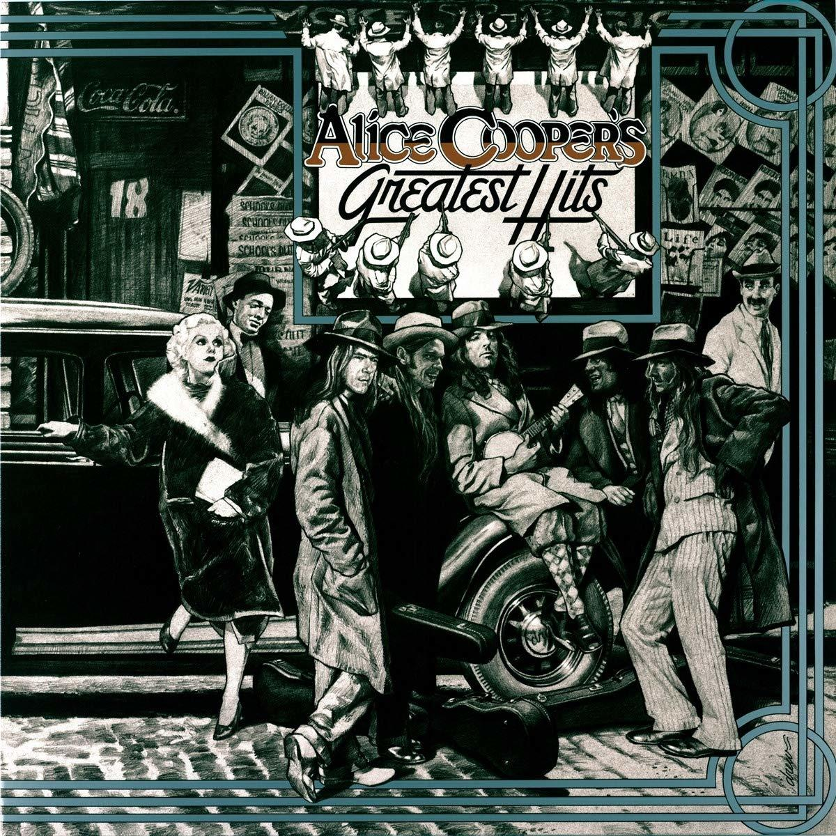 Albumcover. Eine Gruppe von Leuten in Anzügen und Hüten auf einer Stadtstraße. 'Alice Cooper's Greatest Hits' steht geschrieben.