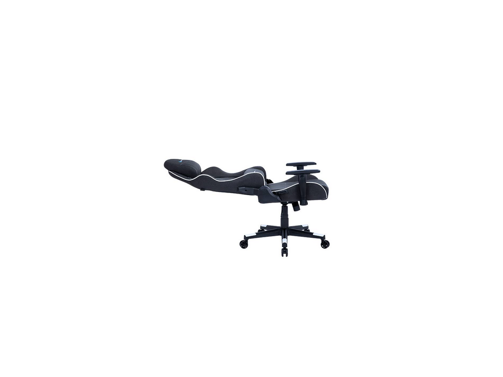 Silla gamer, blanco y negro, aislada sobre blanco.