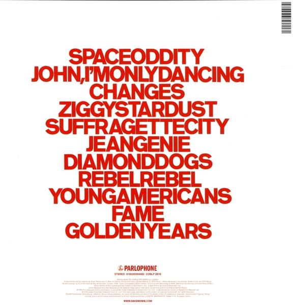 Texte rouge listant les titres de chansons sur fond blanc.