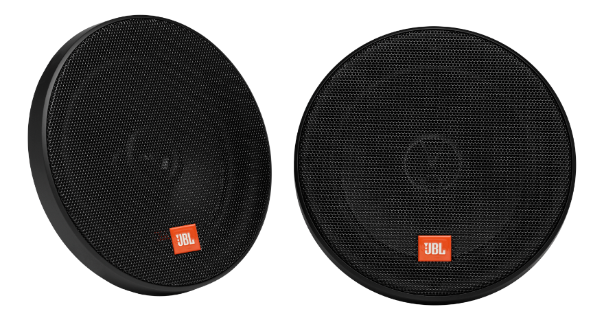 Deux haut-parleurs JBL noirs avec logos JBL oranges sur fond noir.