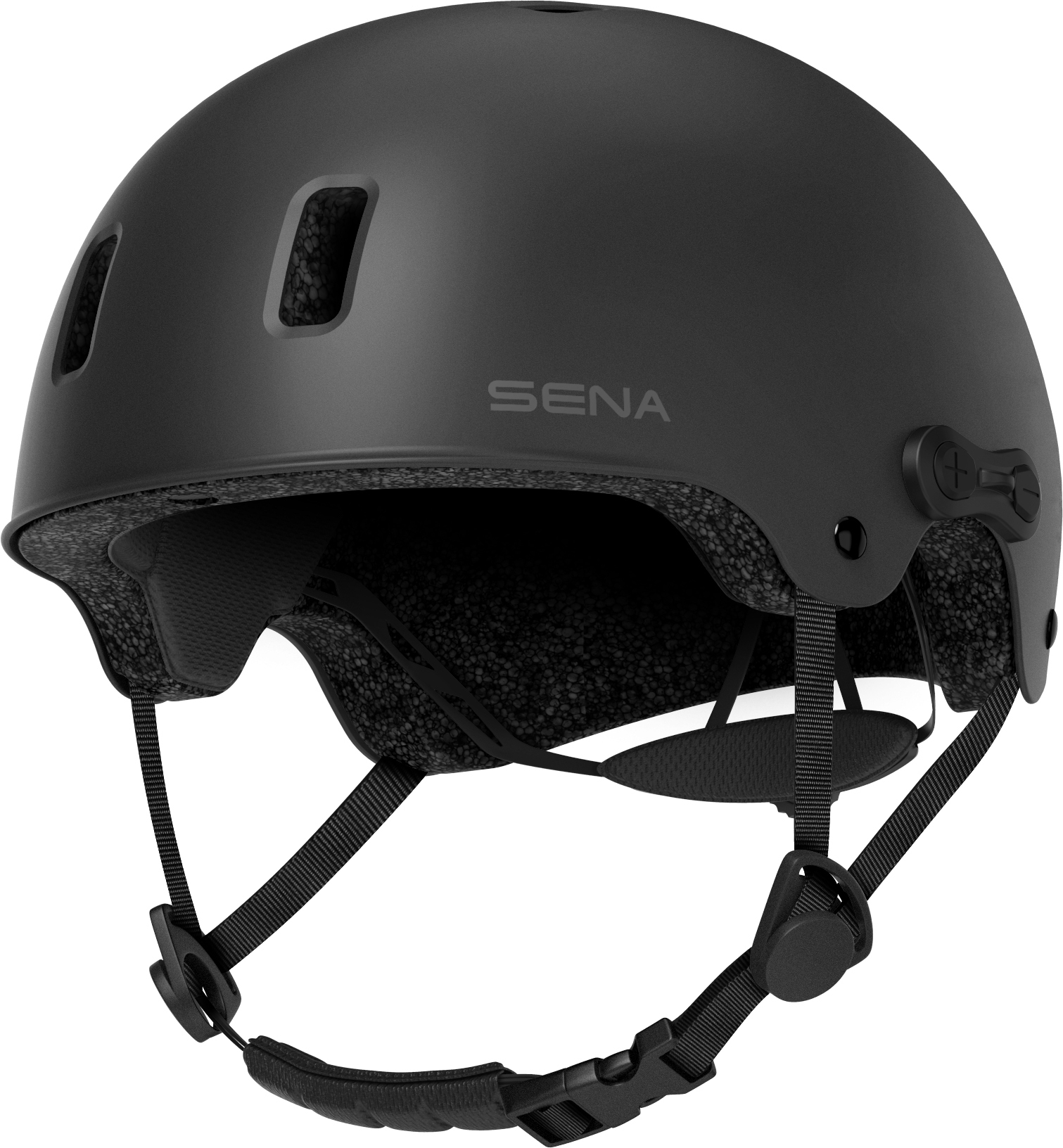 Schwarzer Helm mit Sena-Logo. Er hat einen Kinnriemen und Belüftungsöffnungen.