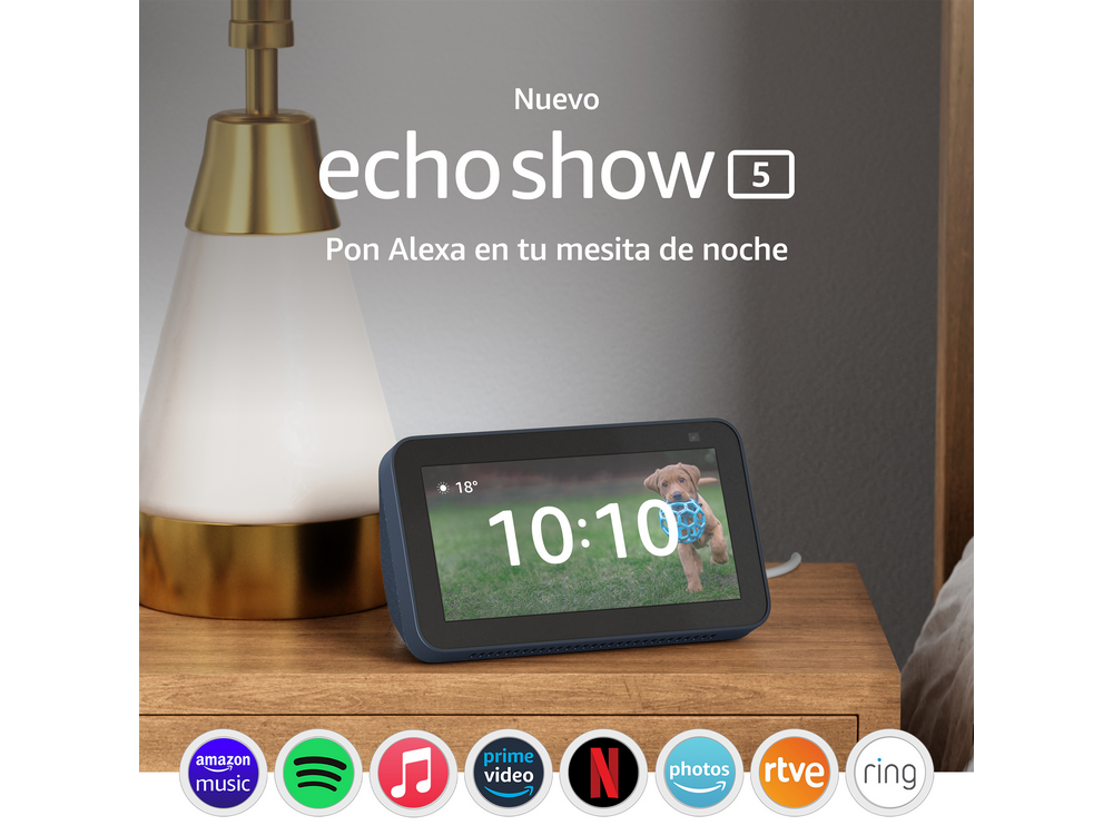 Un dispositivo de hogar inteligente en una mesita de noche con un perro en la pantalla.