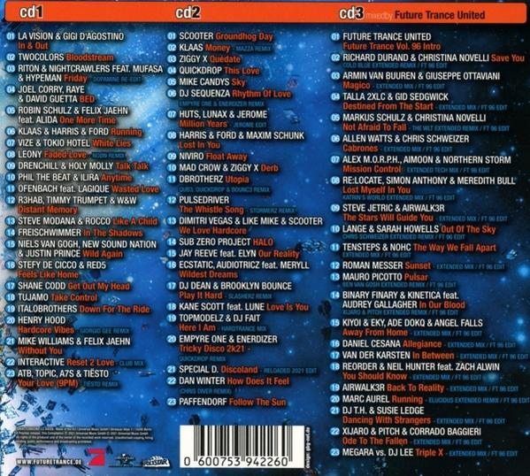 Drei CDs mit bunten Covern, die Songtitel auflisten. Die CDs sind in einer Reihe, mit weißem Hintergrund.