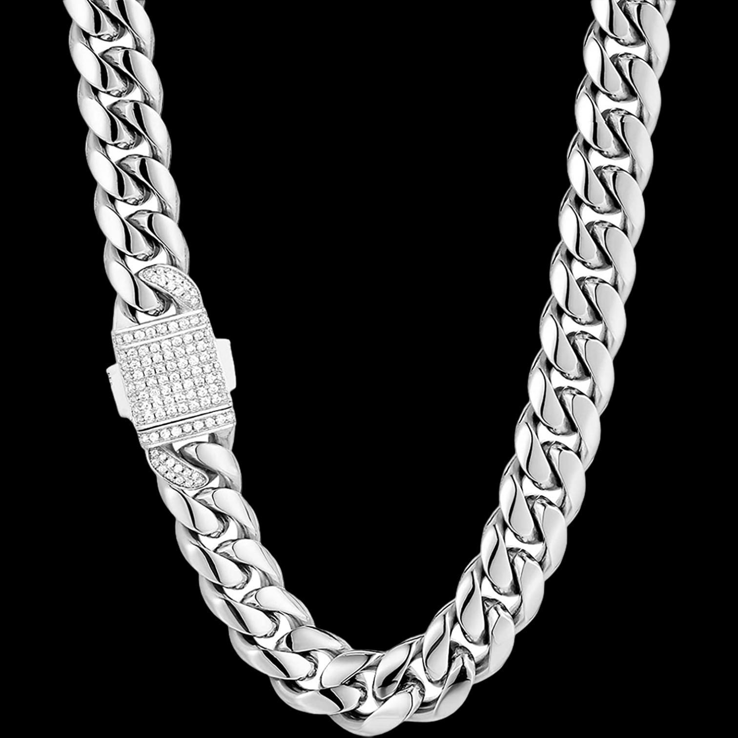 Silberne Halskette mit Diamantverschluss.