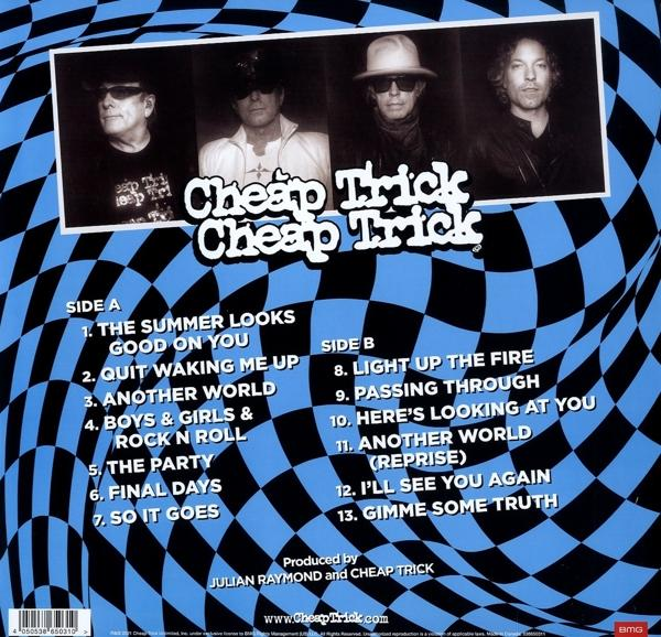 A Cheap Trick album borítója a zenekar tagjaival, a dalcímekkel és egy kék sakktábla háttérrel.