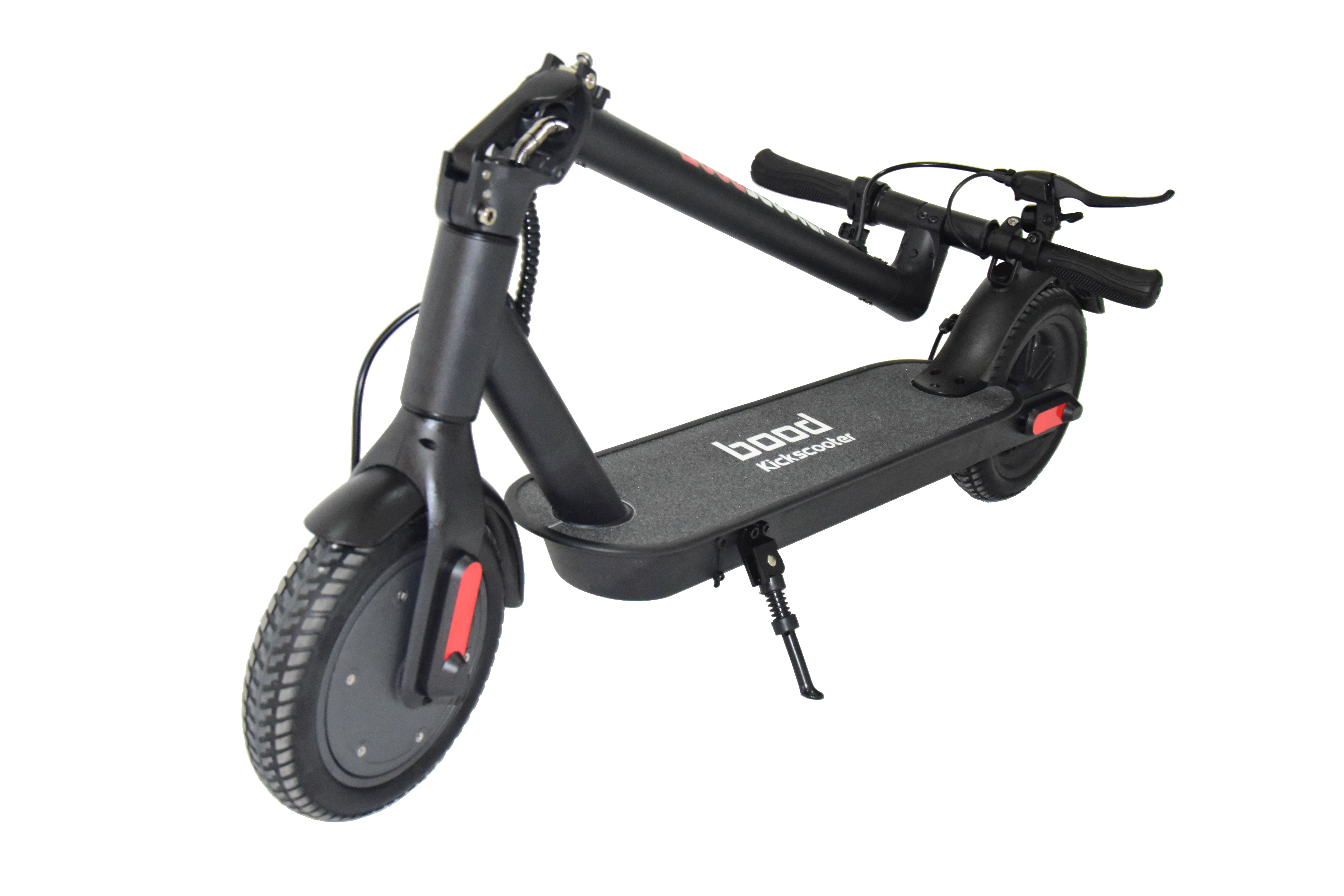 Beyaz zemin üzerinde siyah platform ve kırmızı detaylara sahip siyah elektrikli scooter.
