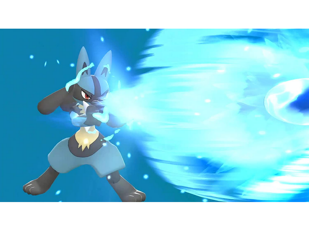 Lucario, un Pokémon azul, usa un ataque de energía azul brillante en una pose dinámica.