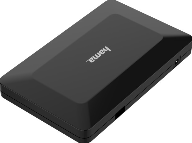 Un disque dur externe Hama noir et rectangulaire sur une surface blanche.