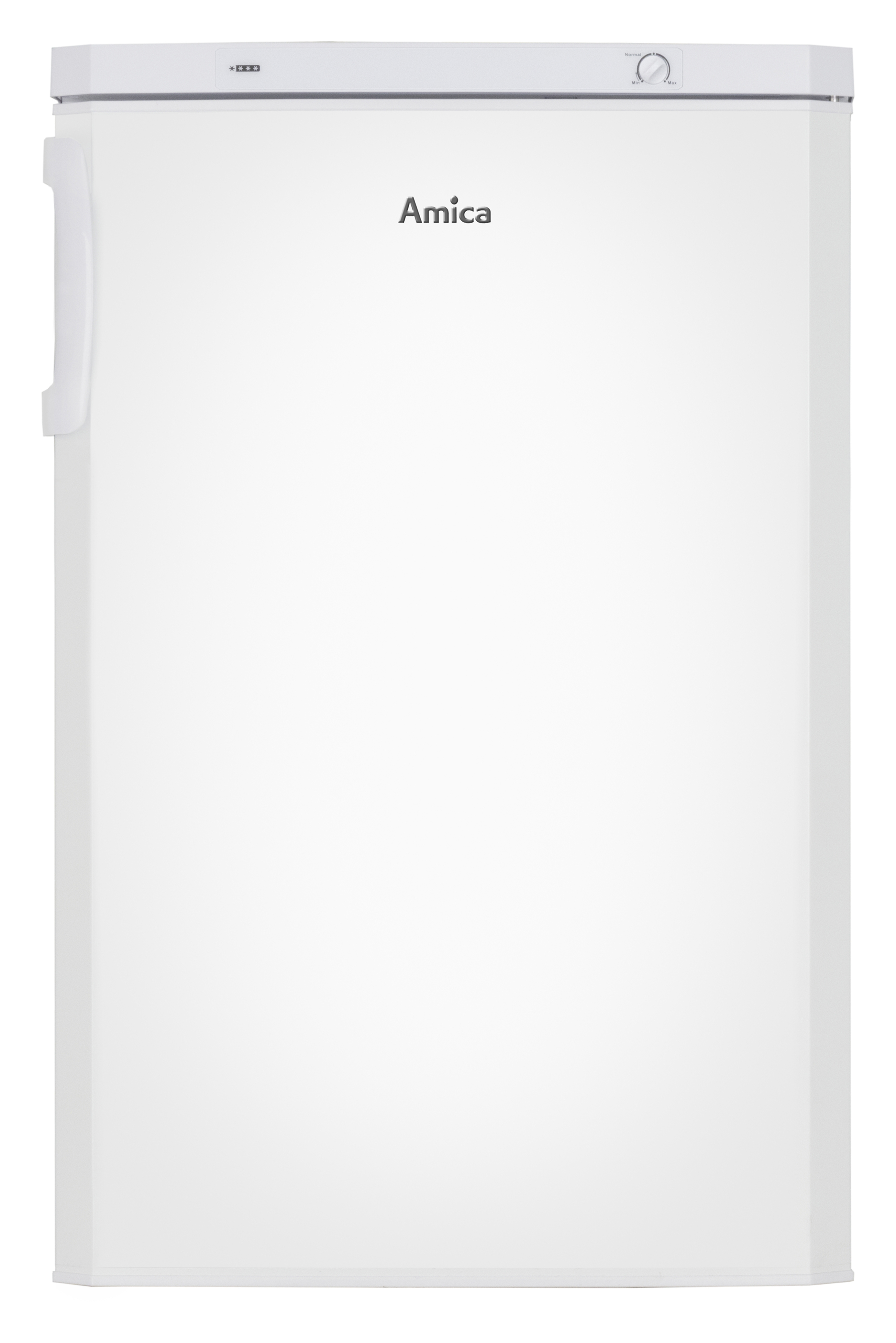 Ein weißer Kühlschrank mit dem Markennamen Amica auf der Tür, vor weißem Hintergrund.