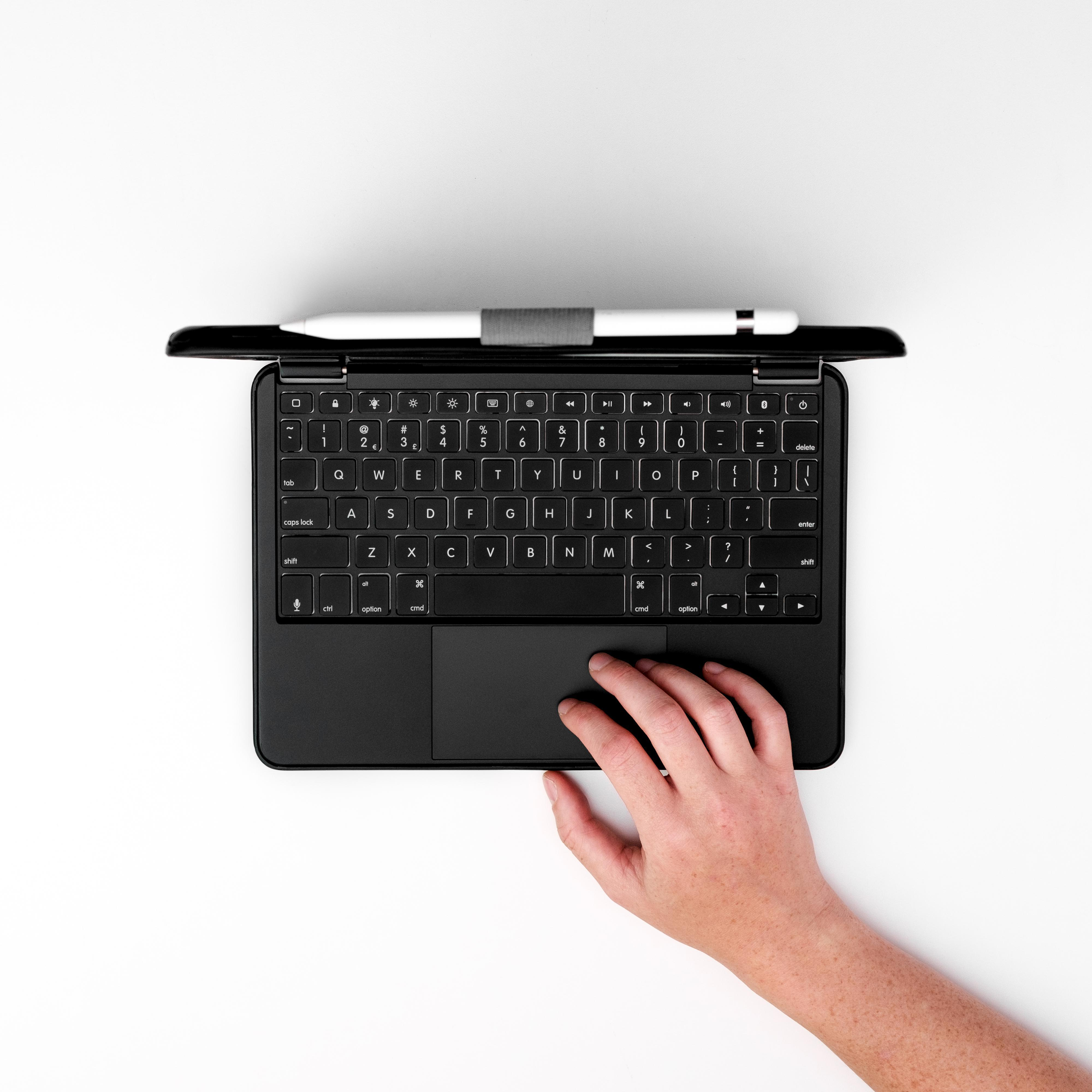 BRYDGE 10.2 Max+ - Bluetooth Tastatur für das iPad 10.2 (7. und 8. Generation) mit Trackpad und Schutzhülle, QWERTZ, Apple, iPad 10.2 (8. und 7. Generation), Schwarz
