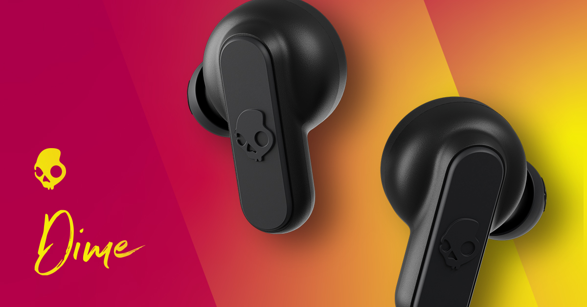 Két fekete Skullcandy Dime fülhallgató színes háttéren, a 'Dime' szóval.