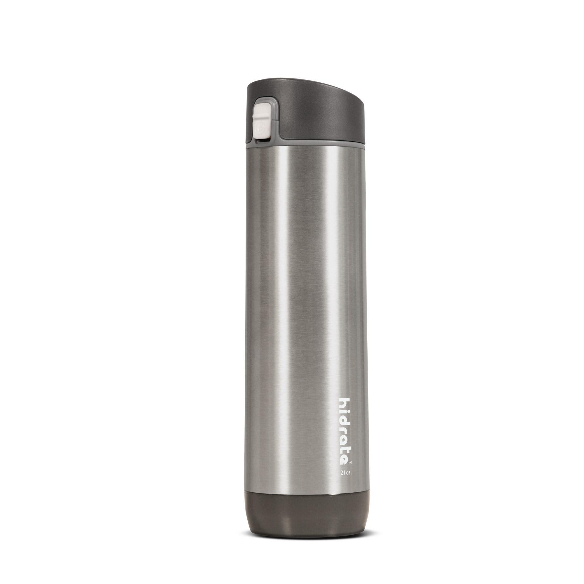 Silberne, isolierte Wasserflasche mit dunkelgrauem Deckel. Das Wort 'hidrate' auf der Flasche.
