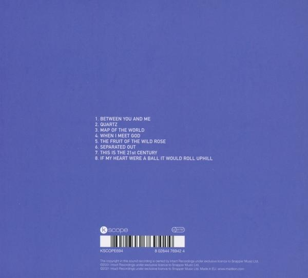 Rückseite einer CD mit Titelliste, weißer Text auf dunkelblauem Hintergrund.