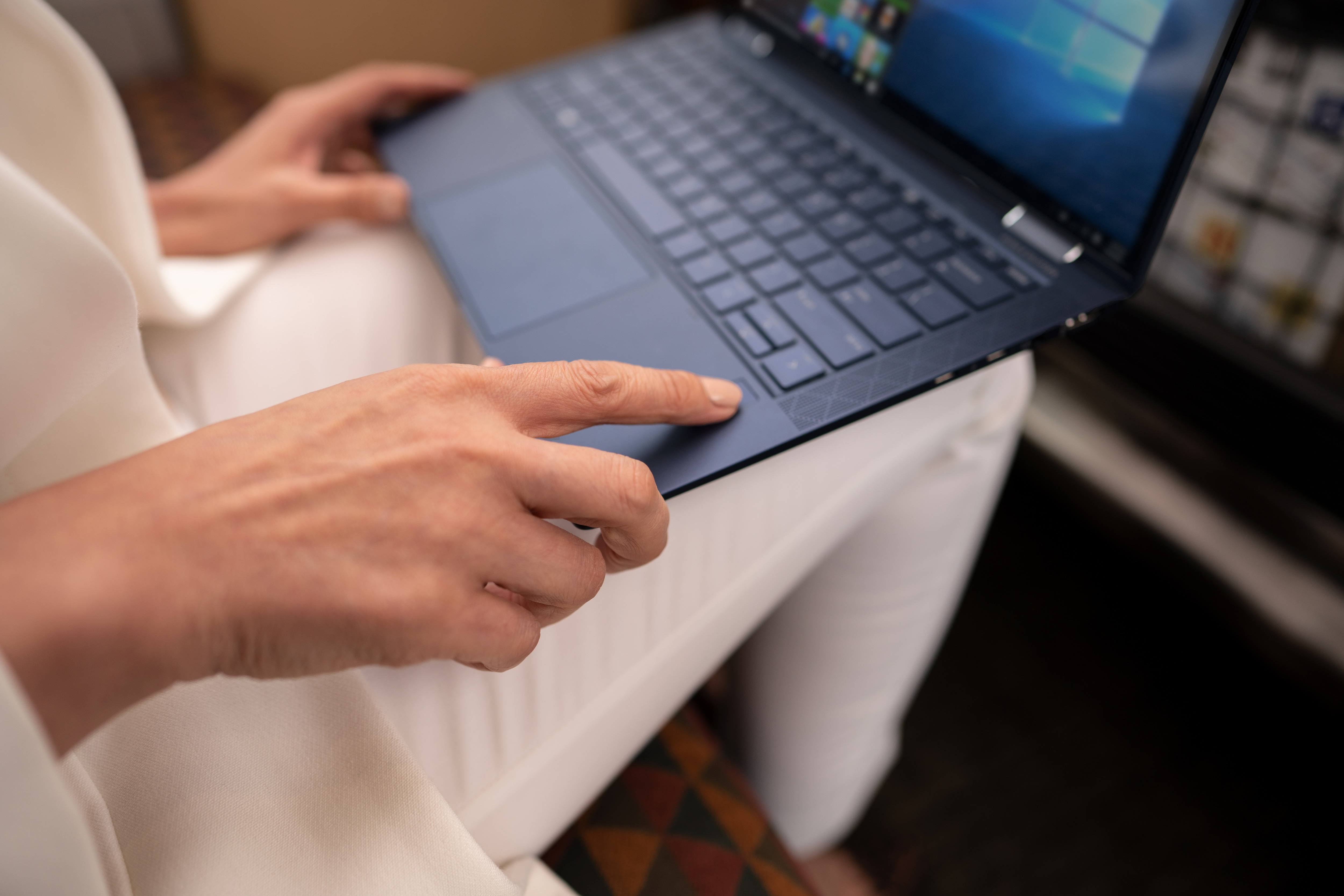 HP - B2B Elite Dragonfly - 13,3 Zoll - Intel® Core™ i5 i5-8265U - 16 GB - 512 GB - Intel® UHD 620 - Windows 10 Pro (64 Bit)