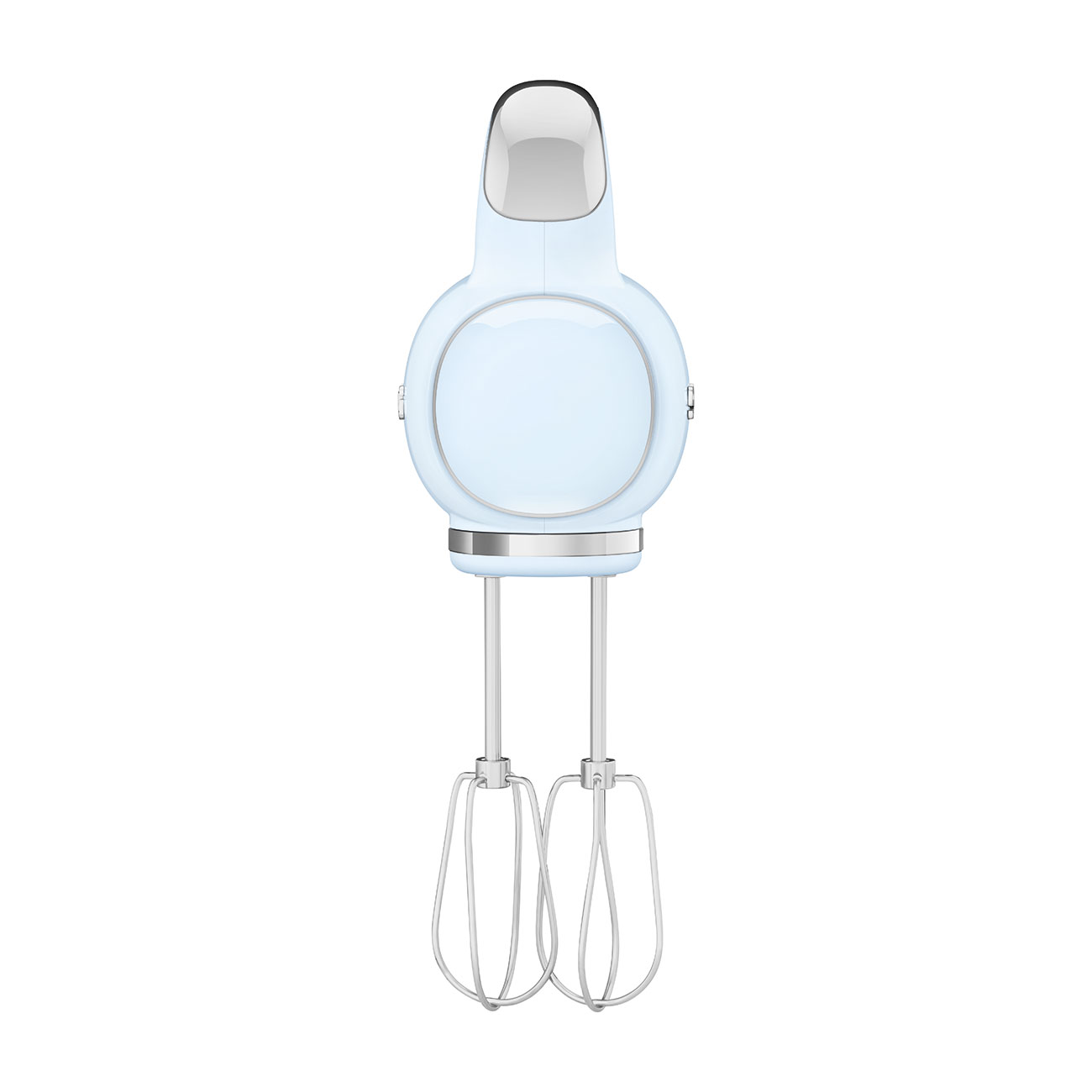 Hellblauer Handmixer auf weißem Hintergrund. Silberne Schneebesen.