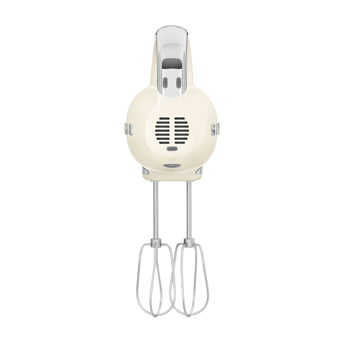 Cremefarbener Handmixer auf weißem Hintergrund. Enthält zwei Schneebesen.