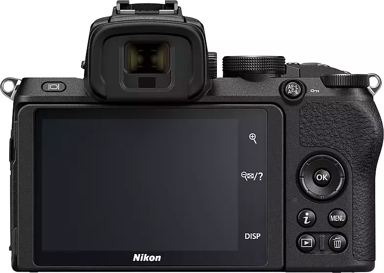 Rückseite einer Nikon Kamera mit Bildschirm, Knöpfen und Sucher.