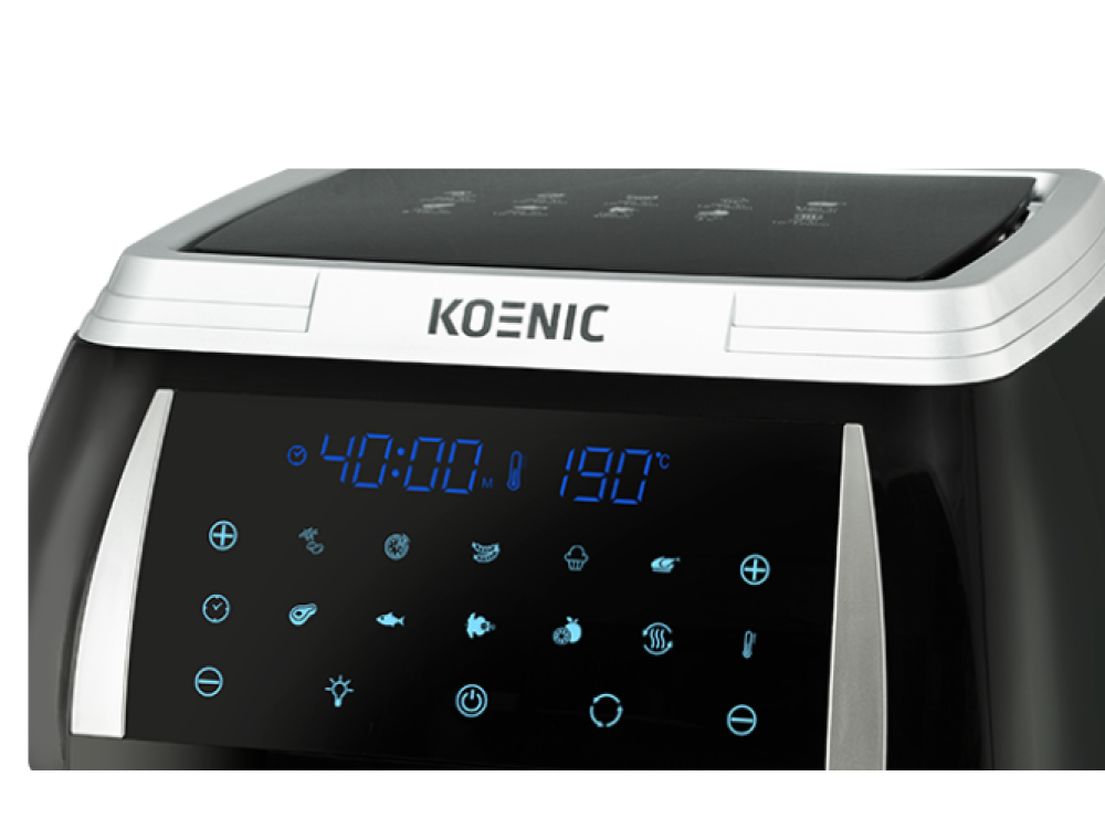 Primer plano de una freidora de aire Koenic negra y plateada con pantalla digital.