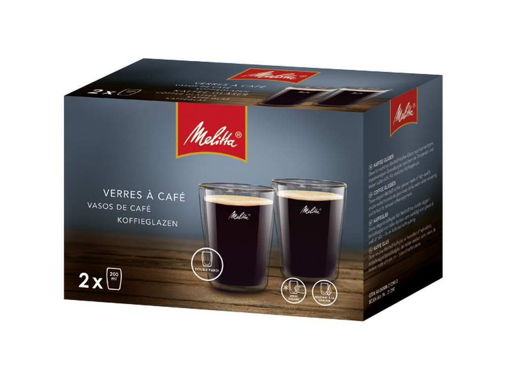 Dos vasos de café con café. La caja dice Melitta y tiene 2x200 ml.