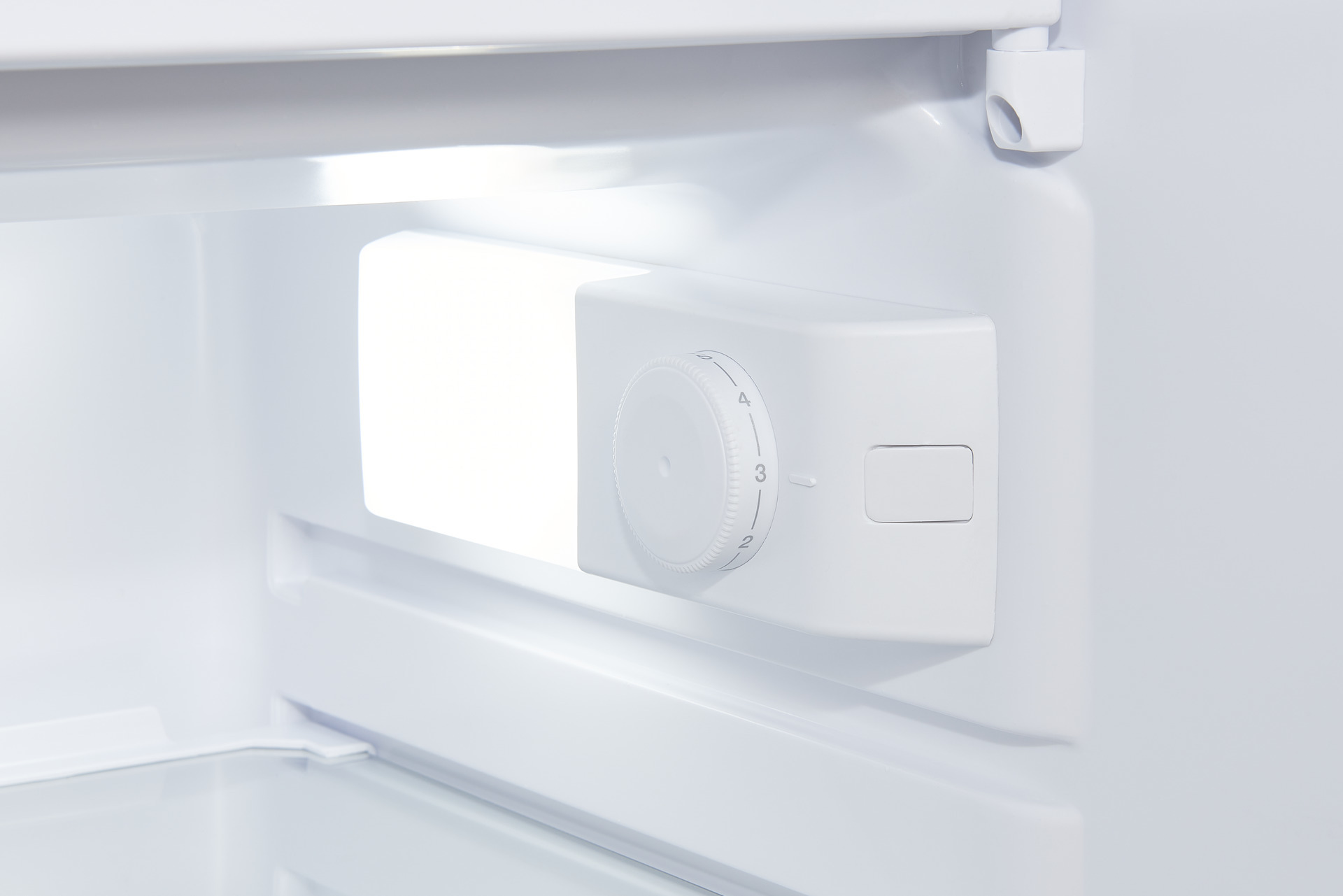 EXQUISIT KS16-4-HE-040D Kühlschrank (109 l, D, 855 mm hoch, Inoxlook)