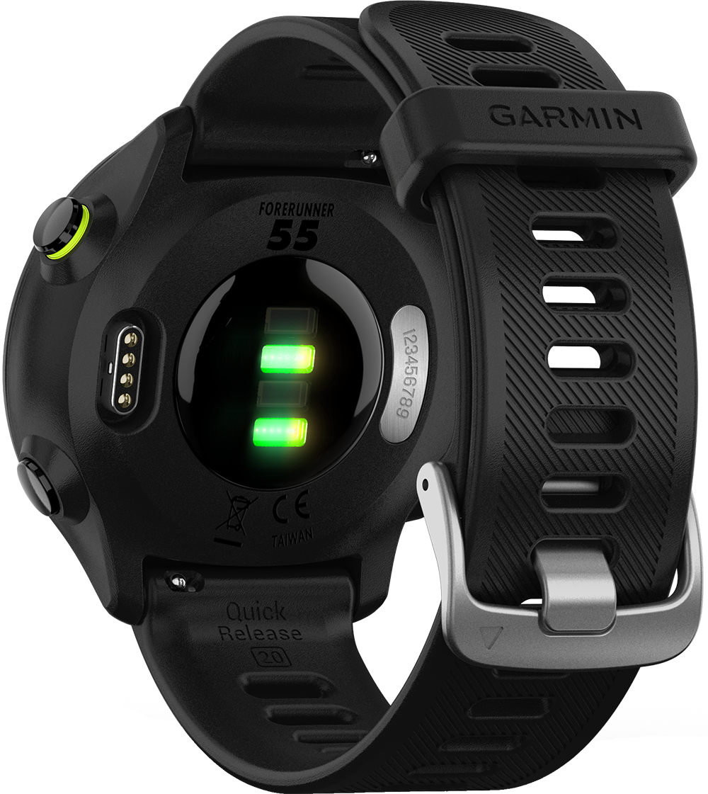 Achterkant van een Garmin Forerunner 55 smartwatch. Zwart met groen licht, het horloge zit op een zwarte band.