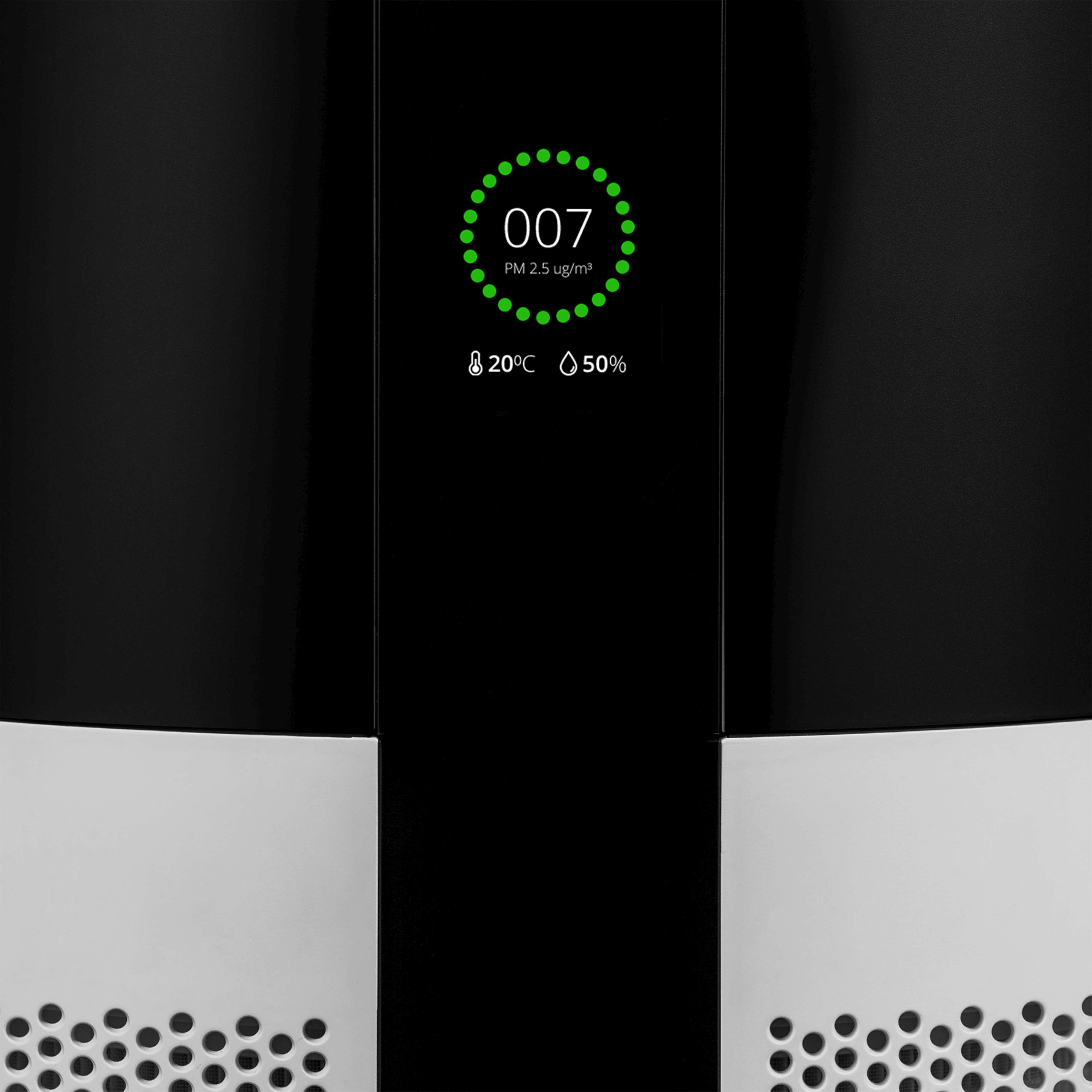 Luftreiniger mit Digitalanzeige, die PM 2,5, Temperatur und Luftfeuchtigkeit anzeigt.