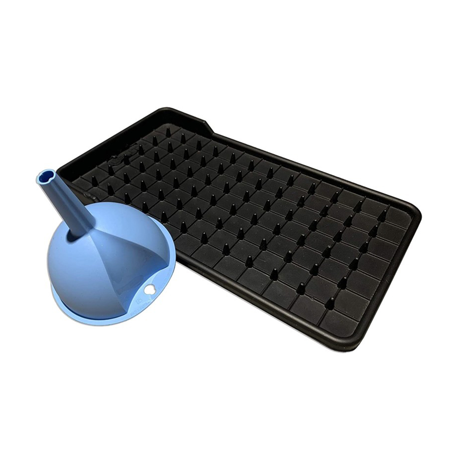 Imbuto blu e un vassoio per cubetti di ghiaccio nero.
