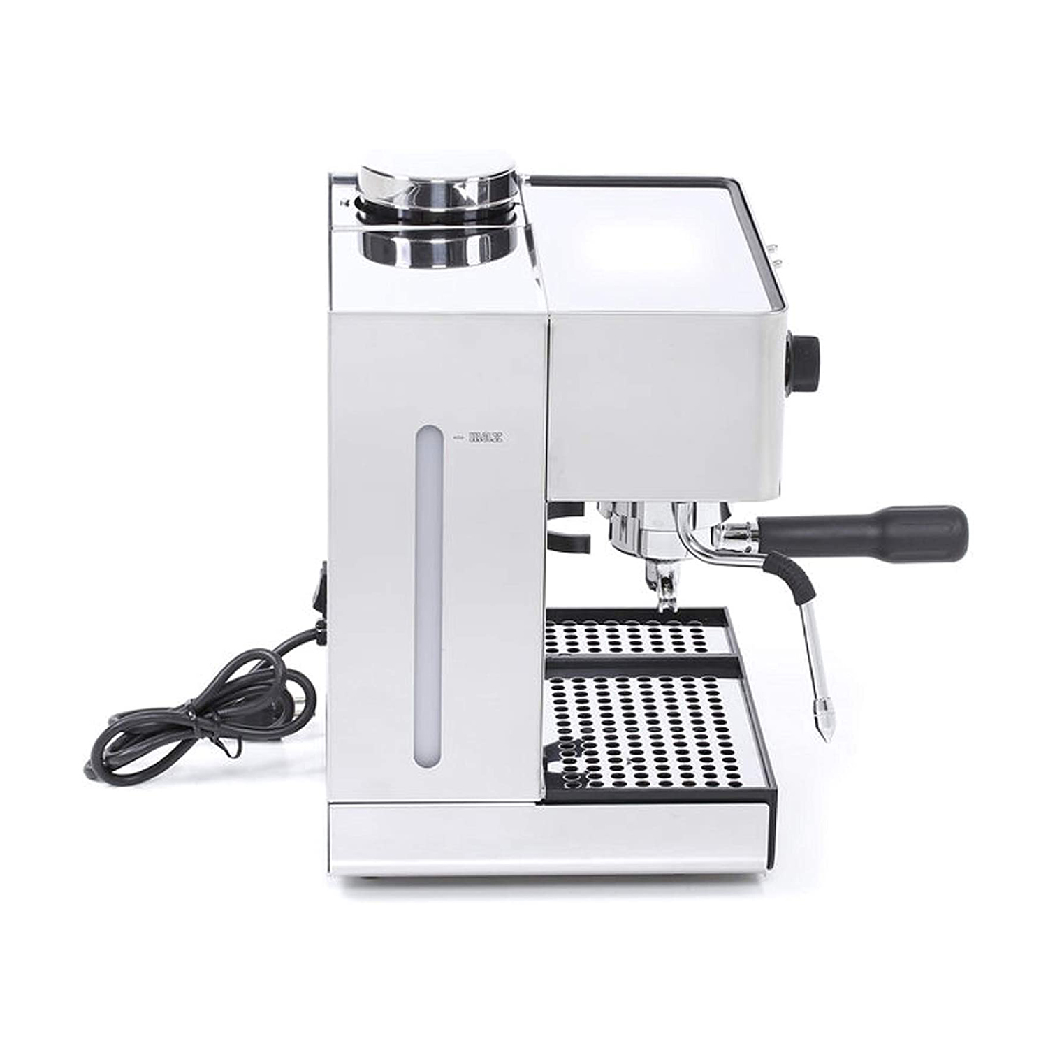 Una macchina per espresso argentata. Ha un serbatoio dell'acqua, un portafiltro e una vaschetta raccogli gocce.