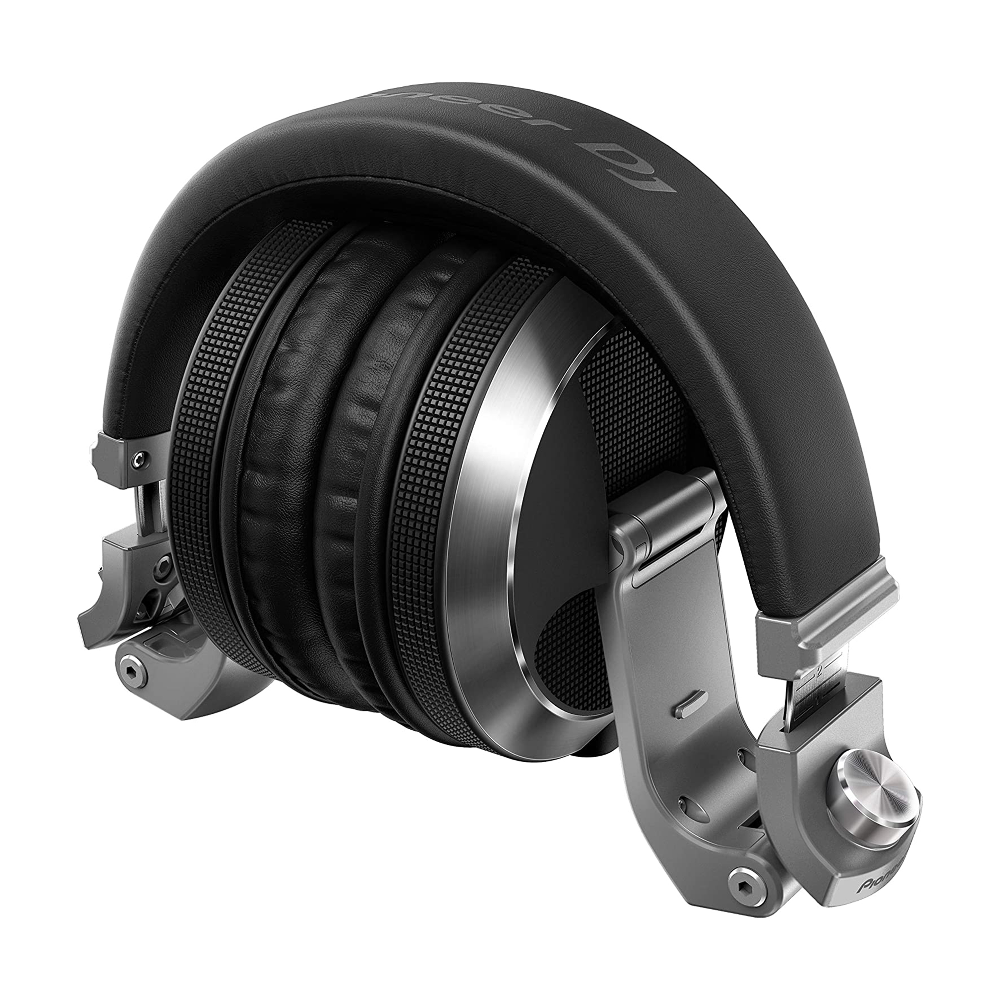 Cuffie nere piegate. Design argento e nero. Visibile la scritta Pioneer DJ.
