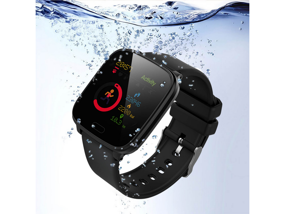 Smartwatch negra bajo el agua, que muestra datos de actividad y una pantalla digital.