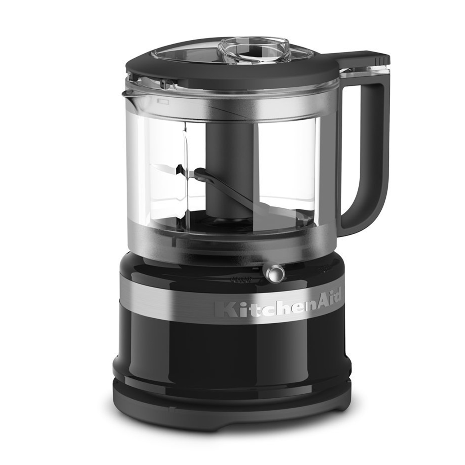 Un robot da cucina KitchenAid nero su sfondo bianco. Ha una ciotola trasparente e una maniglia.