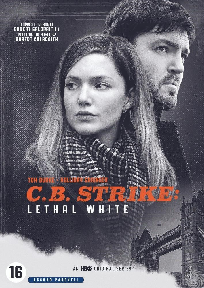 Een man en vrouw voor de Tower Bridge. "C.B. Strike: Lethal White" serie.