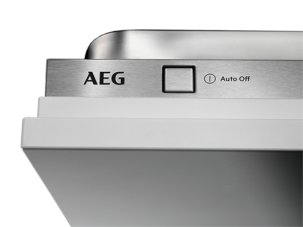 AEG vaatwasser bedieningspaneel, close-up. Zilver en wit met tekst en knop.