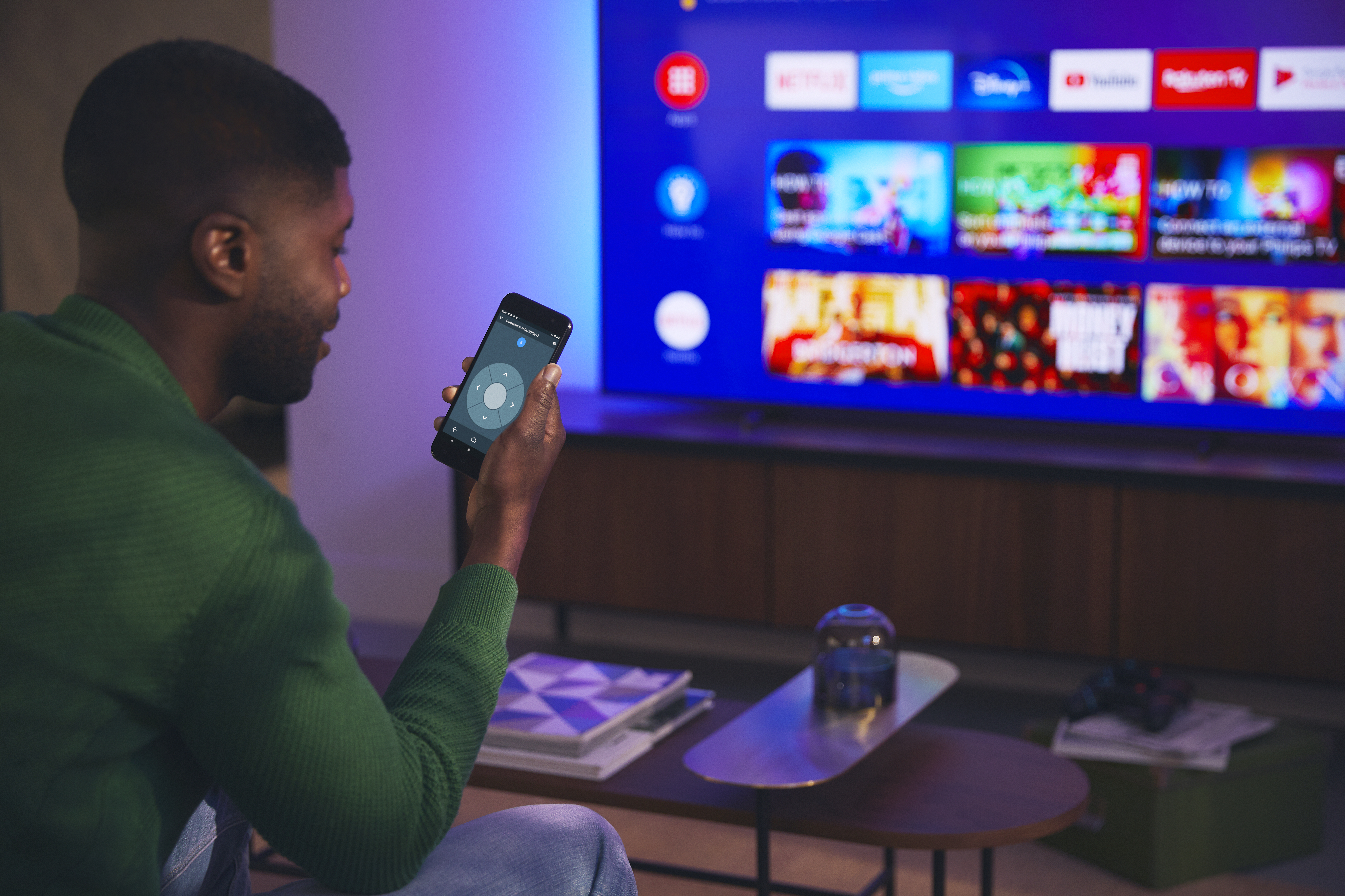 PHILIPS 55OLED706/12 OLED TV (Flat, 55 Zoll / 139 cm, UHD 4K, SMART TV, Ambilight, Android TV™ 10 (Q))