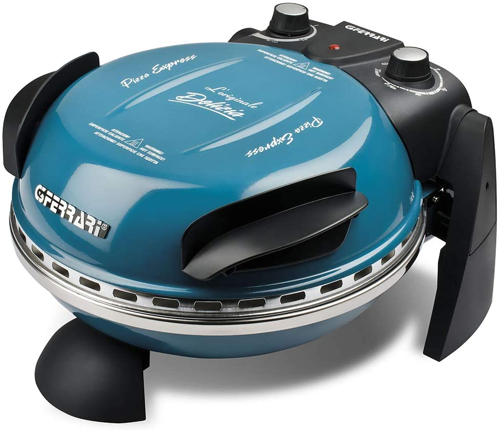 Ein blauer GFerrari-Pizzaofen mit schwarzen Griffen und Bedienelementen. Der Ofen trägt die Aufschrift 'Pizza Express' und 'L'originale'.