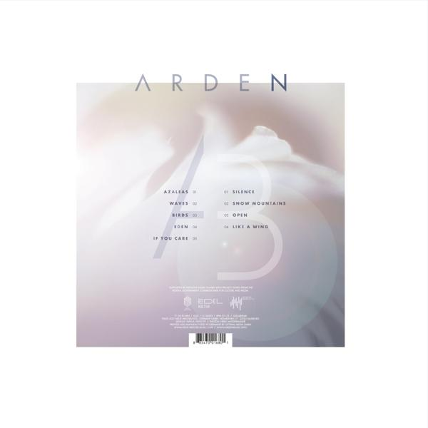 Albumcover mit dem Wort ARDEN oben, Songtiteln und Künstlerdetails auf weißer Oberfläche.